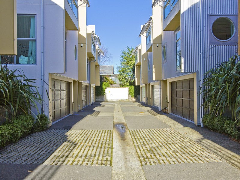 1C/10 Park Avenue, Epuni, Lower Hutt - Carousel 1