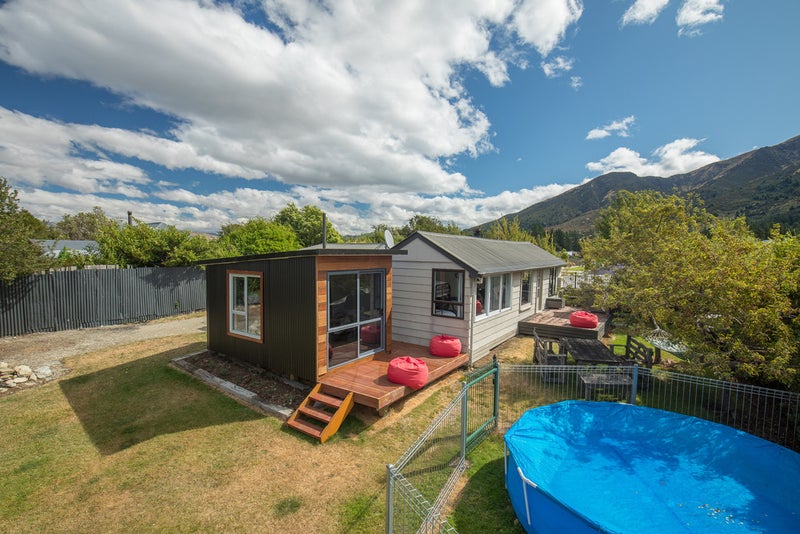 17 Bell Street, Lake Hāwea - Carousel 1