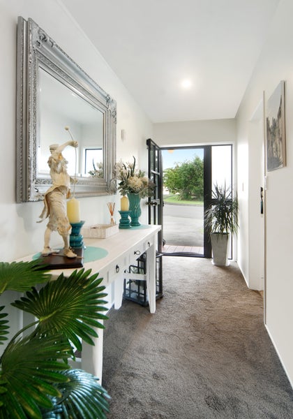 1/28 Eastridge Court, Northpark, Auckland - Carousel 2