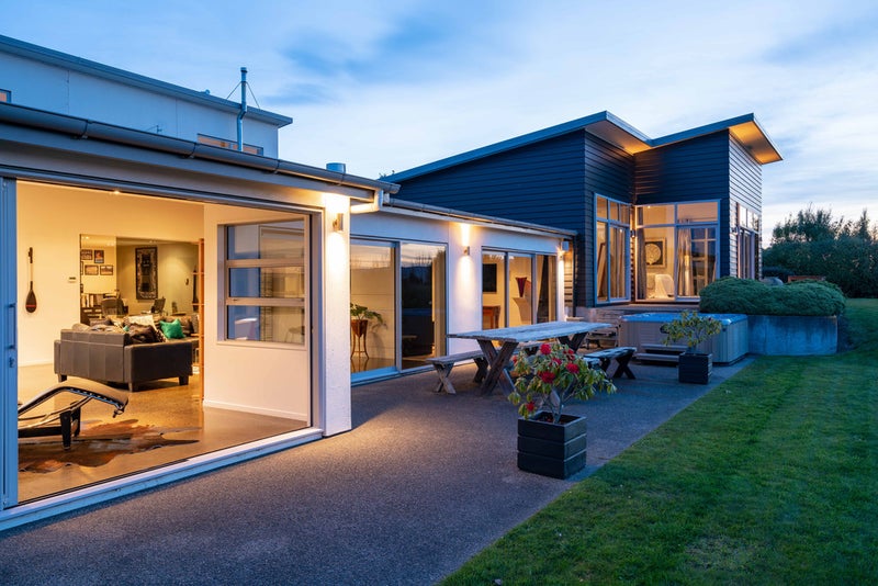 11 Fairmile Drive, Kinmont Park, Mosgiel - Carousel 2