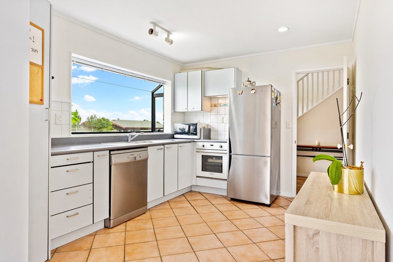 1/11 Heathglen Place, Bayview, Auckland - Carousel 2