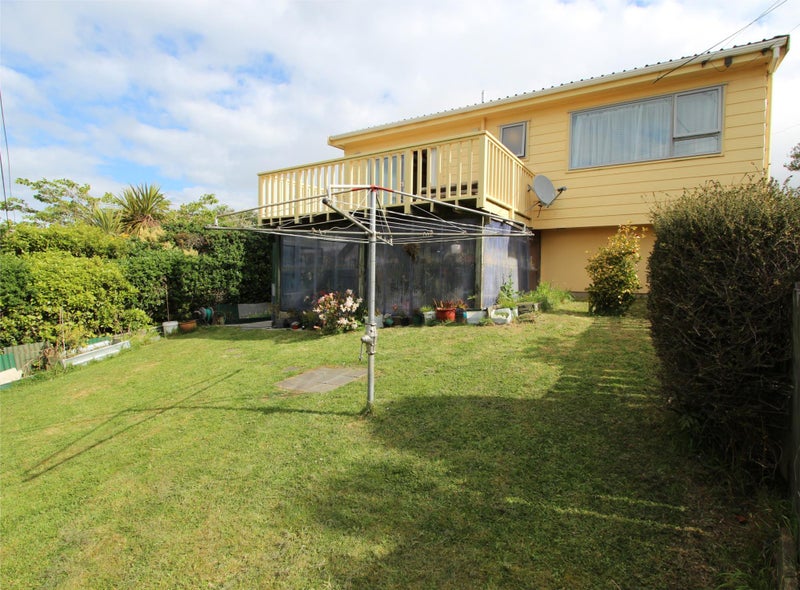 51 Dominion Park Street, Johnsonville, Wellington - Carousel 1