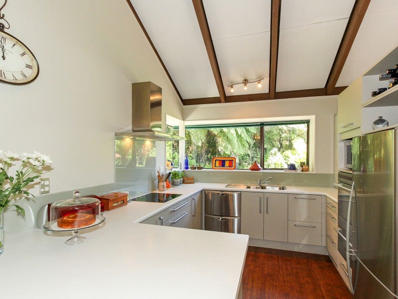 30A Rossiter Crescent, Lynmouth, New Plymouth - Carousel 1