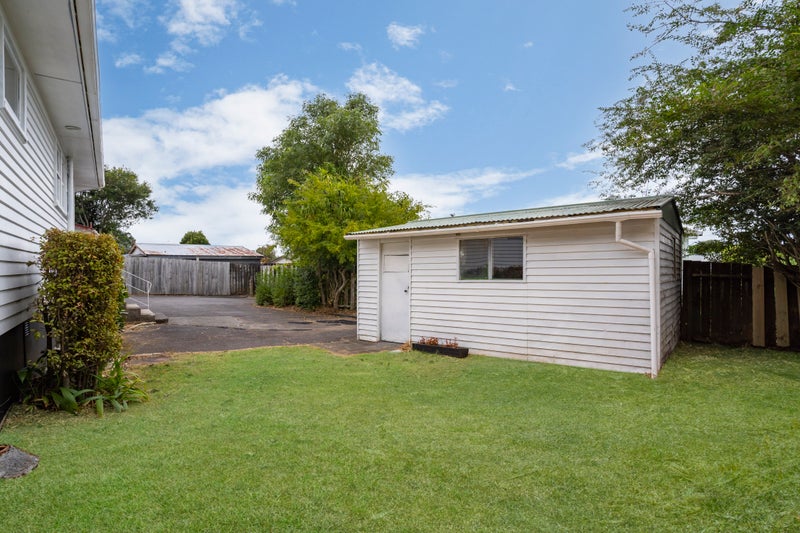 1/92 Universal Drive, Henderson, Auckland - Carousel 19