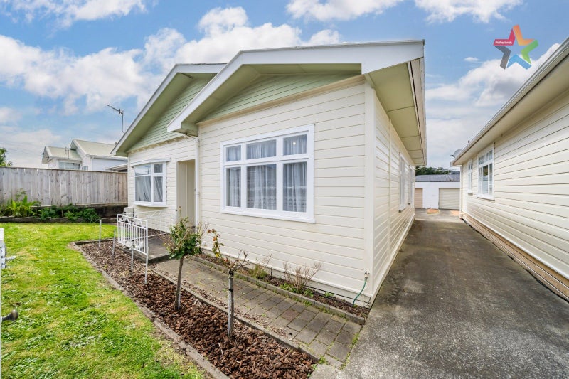 56 William Street, Petone, Lower Hutt - Carousel 1