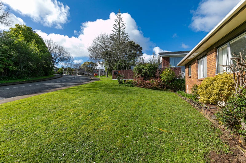 1/21 Takapu Street, Henderson, Auckland - Carousel 22