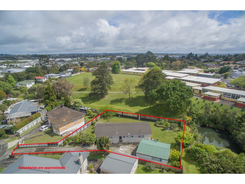 9 Gregg Place, Sunnyvale, Auckland - Carousel 1