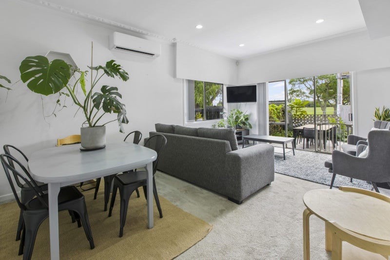 64 Riversdale Road, Avondale, Auckland - Carousel 1