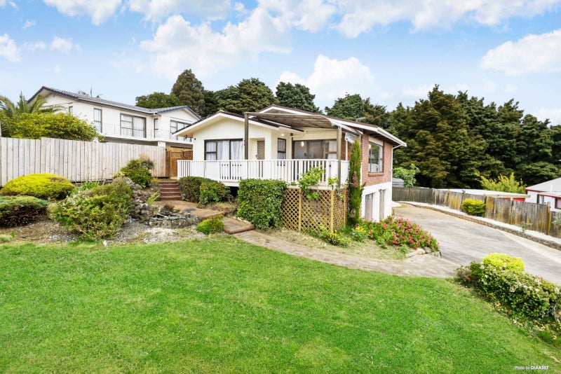 11 Elsted Place, Goodwood Heights, Auckland - Carousel 2