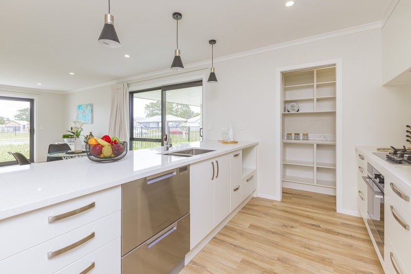 36 Murray Ward Drive, Te Kauwhata, Te Kauwhata - Carousel 2