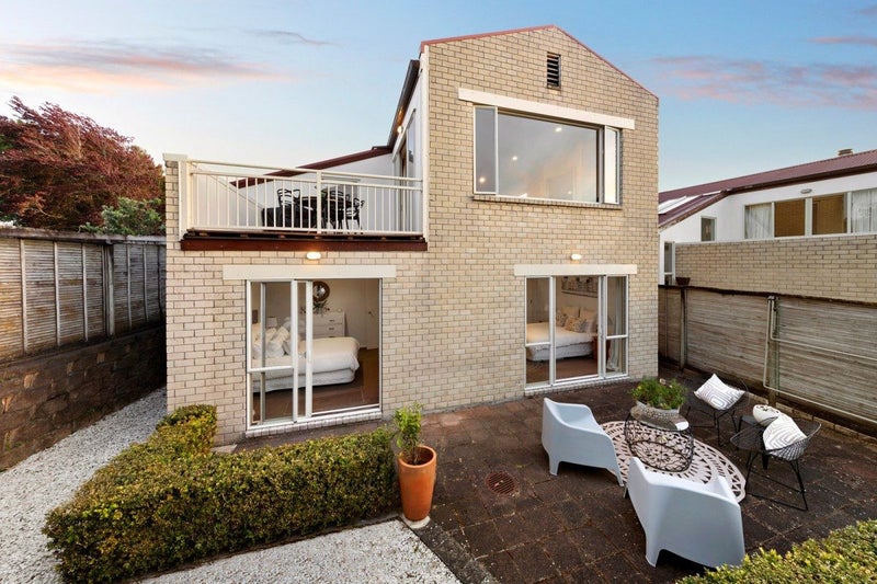 1/6 Pukerangi Crescent, Ellerslie, Auckland - Carousel 1