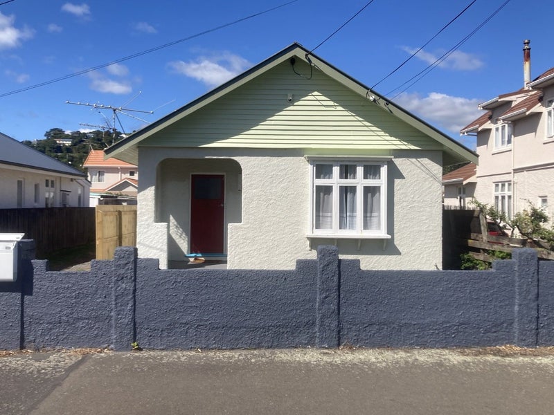 20 Aparima Avenue, Miramar, Wellington - Carousel 1