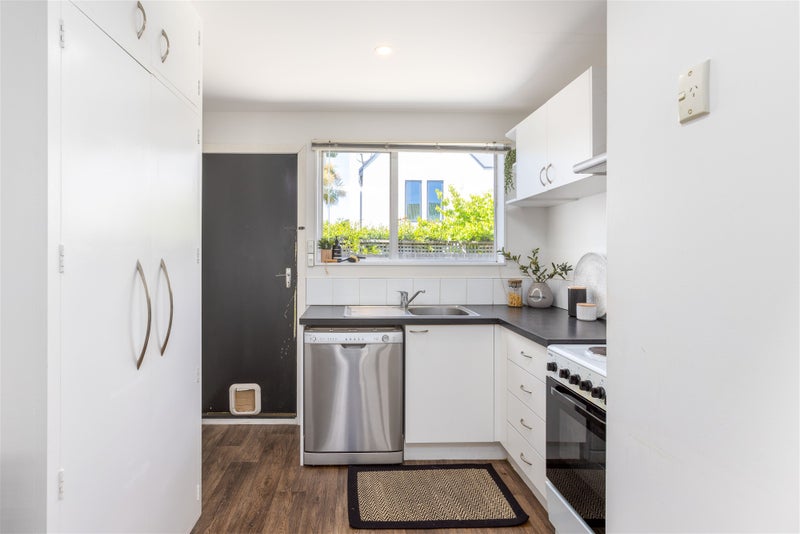 3/11 Winchester Street, Merivale, Christchurch - Carousel 2