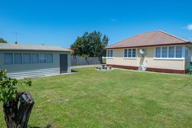 8 Manuka Street, Elgin, Gisborne - Carousel 2