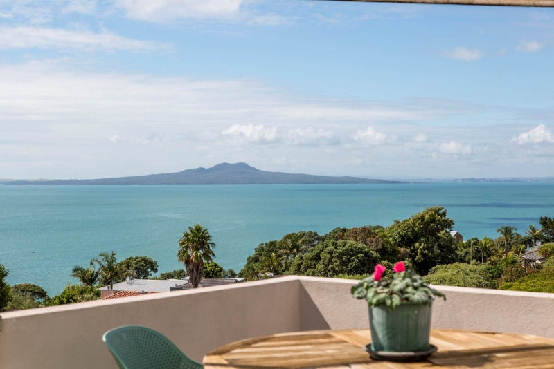 1/33 SHARON RD, Waiake, Auckland - Carousel 1