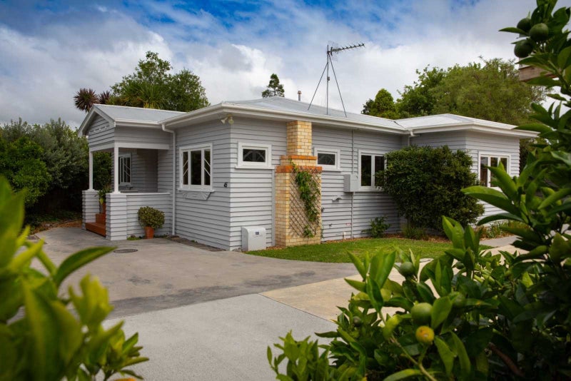 45 Te Aroha Street, Hamilton East, Hamilton - Carousel 1