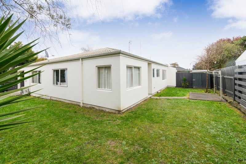 5 Astrid Court, Awapuni, Palmerston North - Carousel 22
