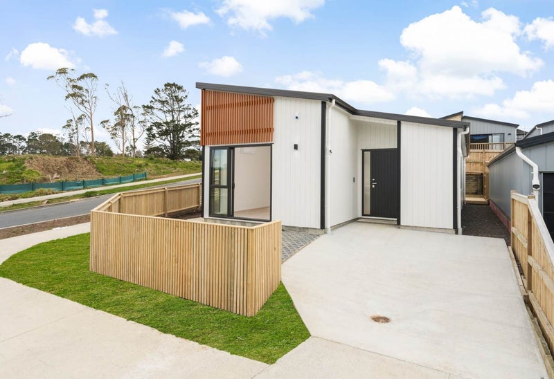 32 Puhikawa Street, Massey, Auckland - Carousel 21