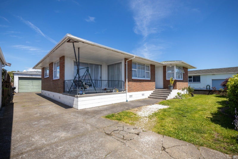 9C Severn Place, Spotswood, New Plymouth - Carousel 1