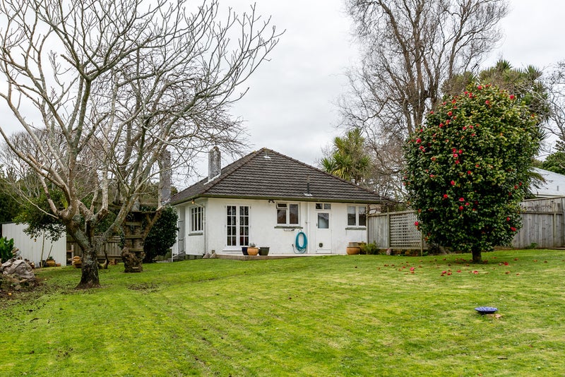 48 Brooklands Road, Brooklands, New Plymouth - Carousel 1