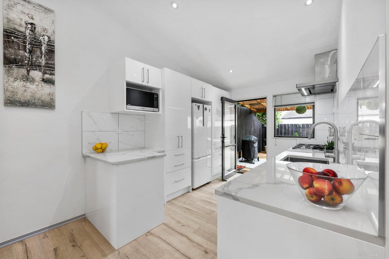 30 Spalding Rise, Golflands, Auckland - Carousel 1