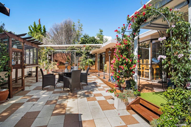 2A Landsberg Way, Windsor Park, North Shore City - Carousel 2