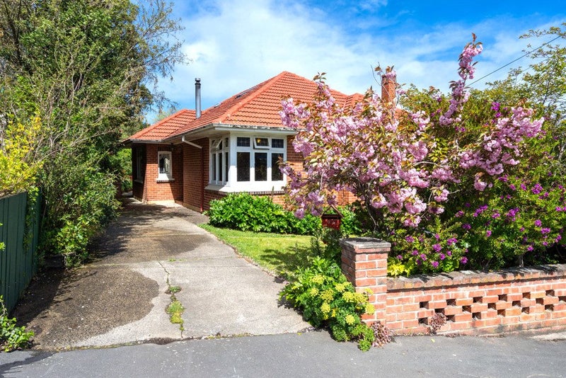 94 Signal Hill Road, Opoho, Dunedin - Carousel 1