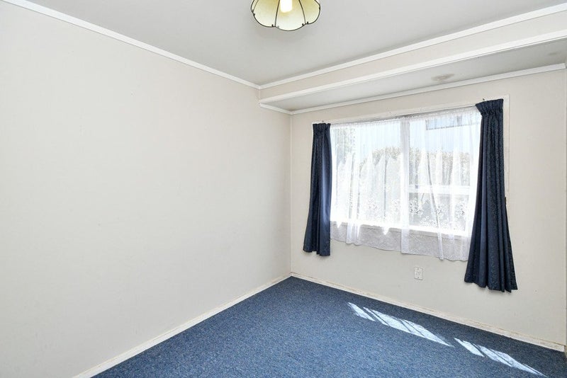 38 Walter Strevens Drive, Conifer Grove, Takanini - Carousel 6