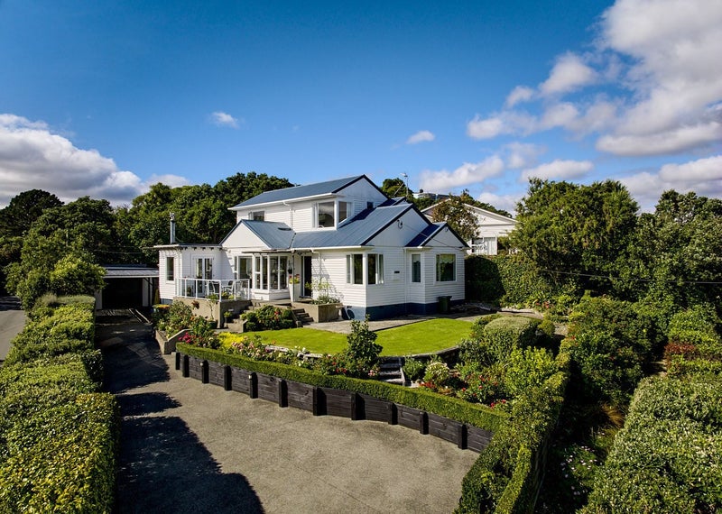 1 Singers Road, Korokoro, Lower Hutt - Carousel 1