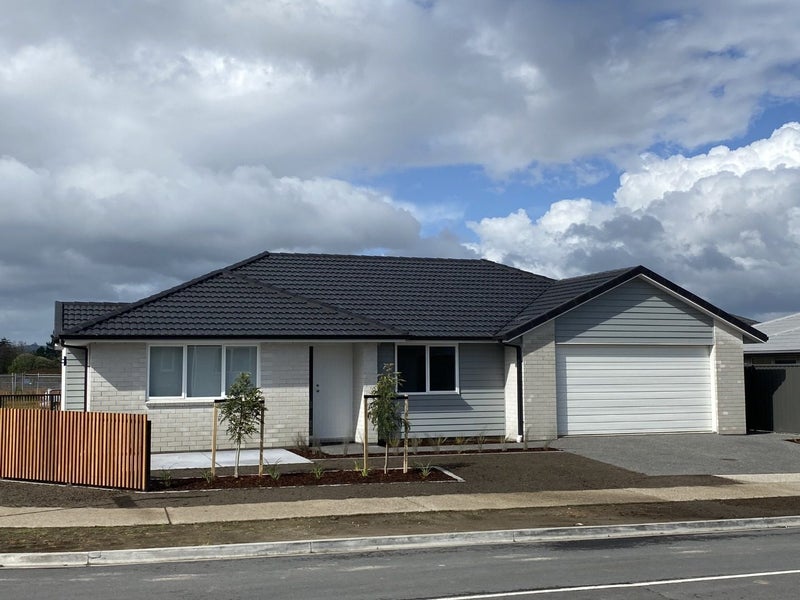 1 Muddle Lane, Pyes Pa, Tauranga - Carousel 1