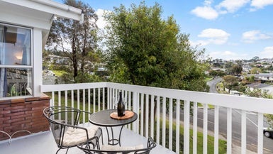 41 McDowell Crescent, Hillcrest, Auckland - Carousel 1