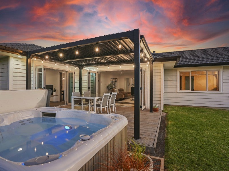 15 Rochester Place, Bethlehem, Tauranga - Carousel 1