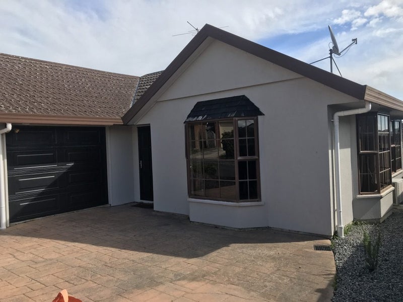 31 Peppertree Lane, Woodridge, Wellington - Carousel 1