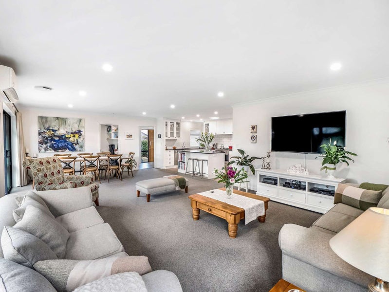 58 Woodhurst Drive, Casebrook, Christchurch - Carousel 1