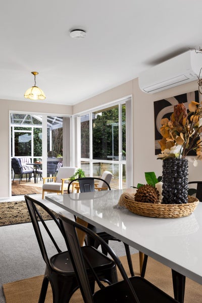 21 Trafalgar Street, Westown, New Plymouth - Carousel 50