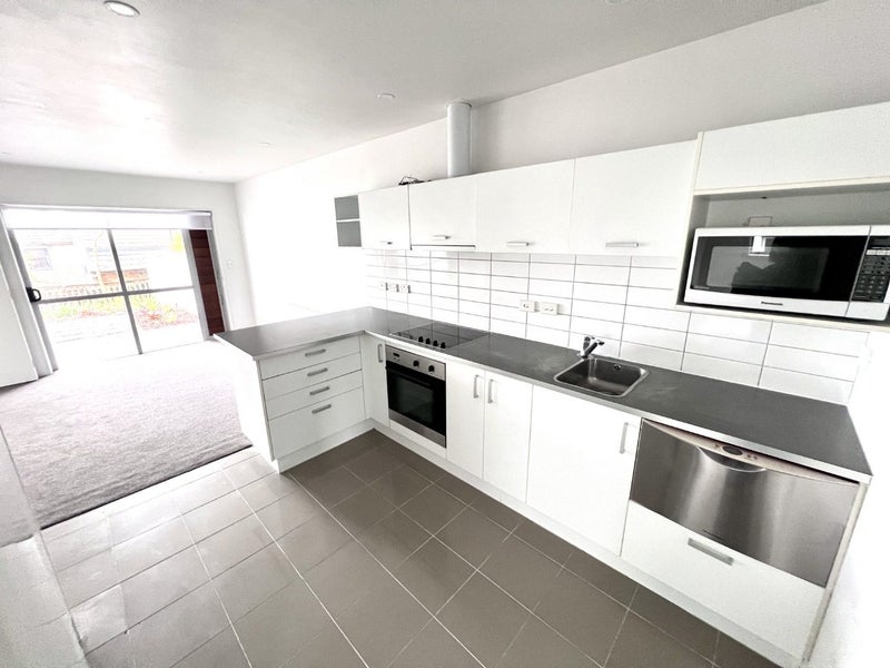 6A/60 Masons Road, Oteha, Auckland - Carousel 2