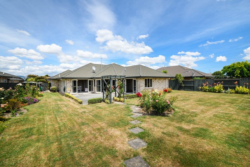 17 Brookside Close, Highbury, Palmerston North - Carousel 1