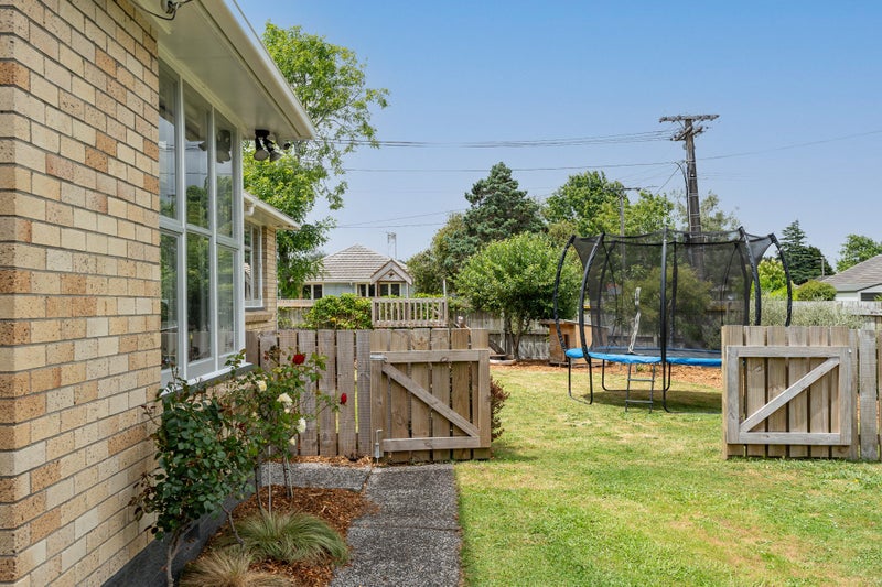 45 Yeats Crescent, Fairfield, Hamilton - Carousel 2