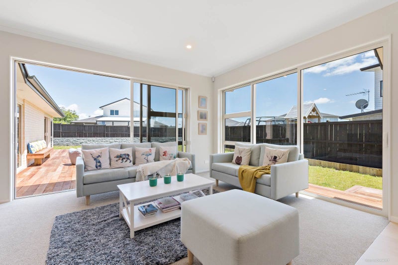 70 Liberty Crescent, Beachlands, Auckland - Carousel 2