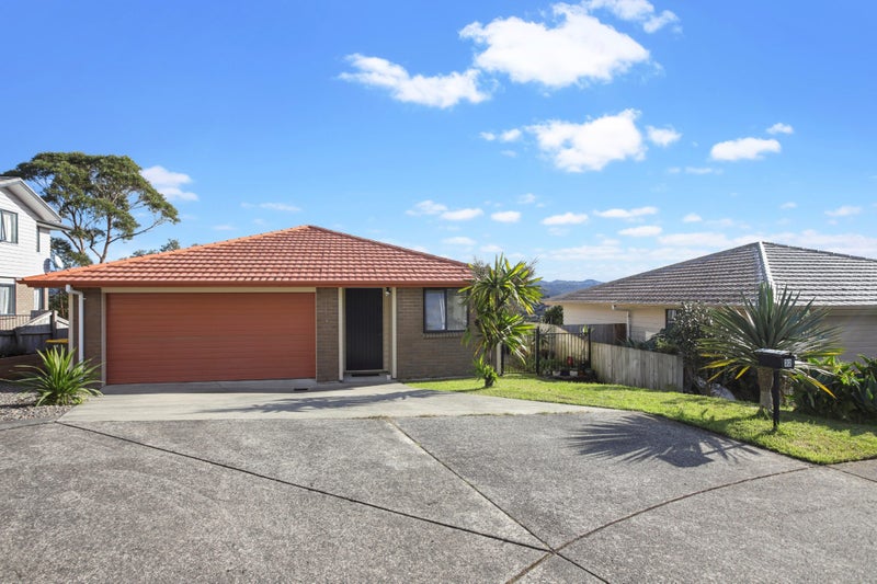 32 Denver Avenue, Sunnyvale, Auckland - Carousel 1