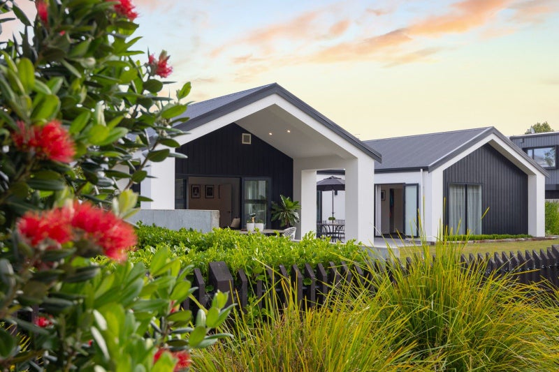 7 Kanuka Drive, Hokowhitu, Palmerston North - Carousel 2