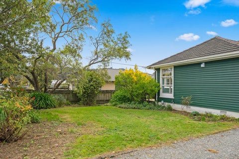 25 Fraser Crescent, Elderslea, Upper Hutt - Carousel 1