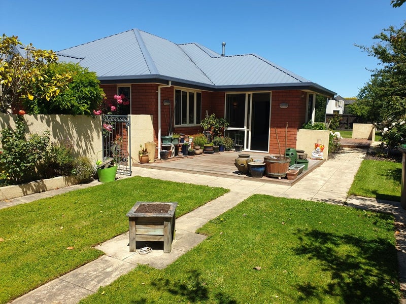 9 Sharnbrook Lane, Casebrook, Christchurch - Carousel 1