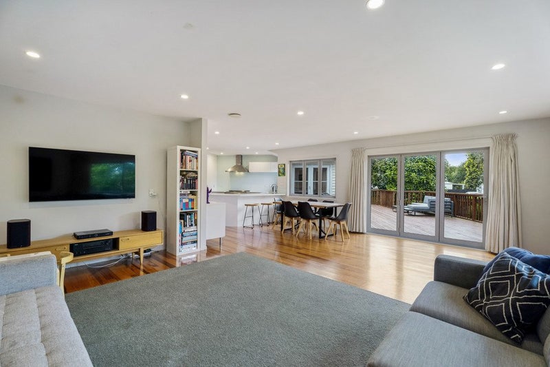 38 Graham Avenue, Te Atatu Peninsula, Auckland - Carousel 2