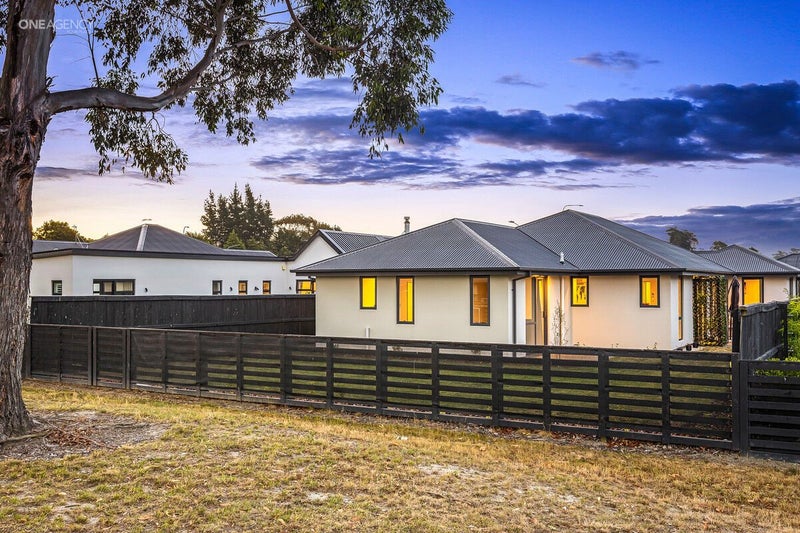 11 Raven Drive, Christchurch - Carousel 2