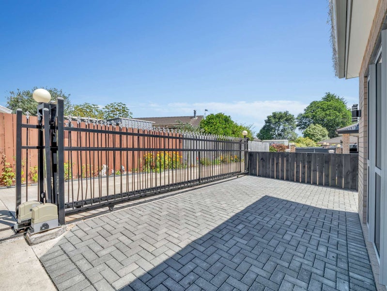 114B Everglade Drive, Totara Heights, Auckland - Carousel 2