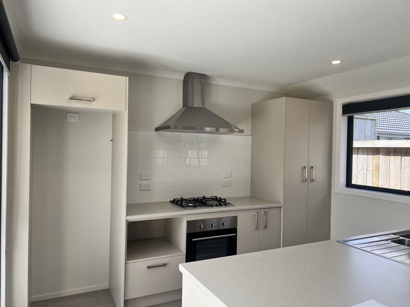 11 Pragma Rise, Rototuna North, Hamilton - Carousel 2