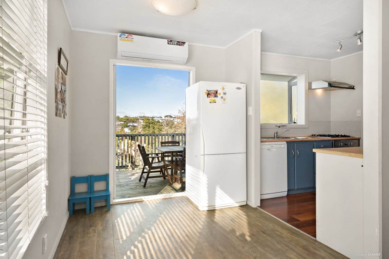 214 Glamorgan Drive, Northcross, Auckland - Carousel 2