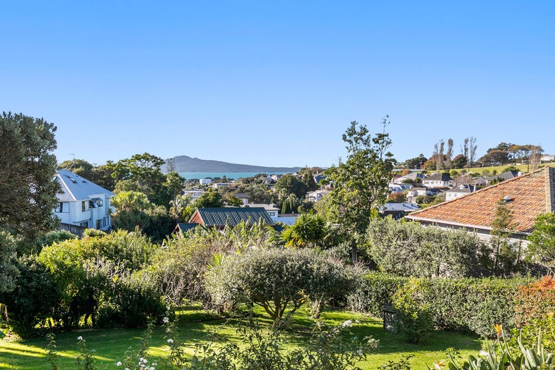 12 Rukutai Street, Orakei, Auckland - Carousel 2