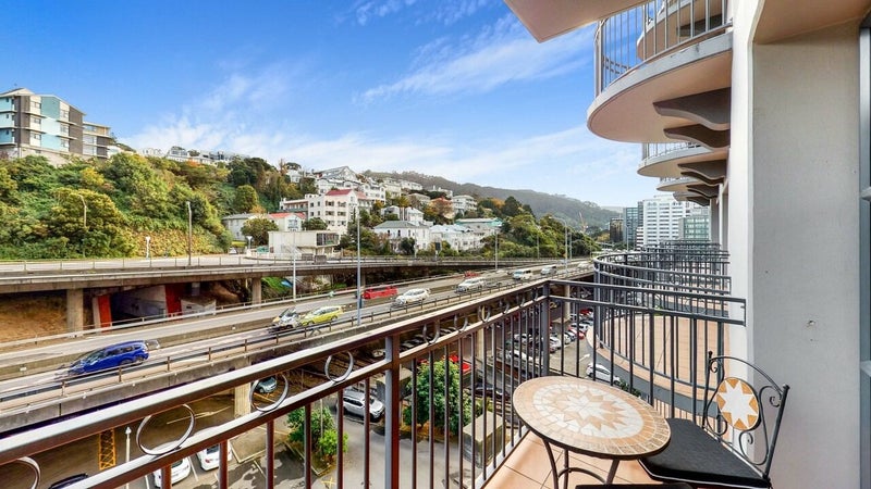 4R/154 The Terrace, Wellington Central, Wellington - Carousel 1